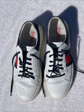 White Leather Men’s Sneakers with Navy Laces and Red Accent